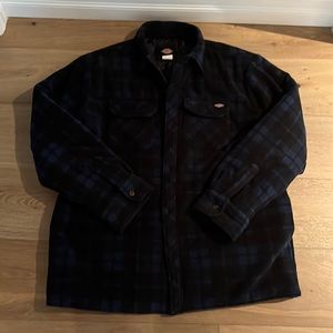 Men’s Dickies fleece jacket with lining for warmth; XL